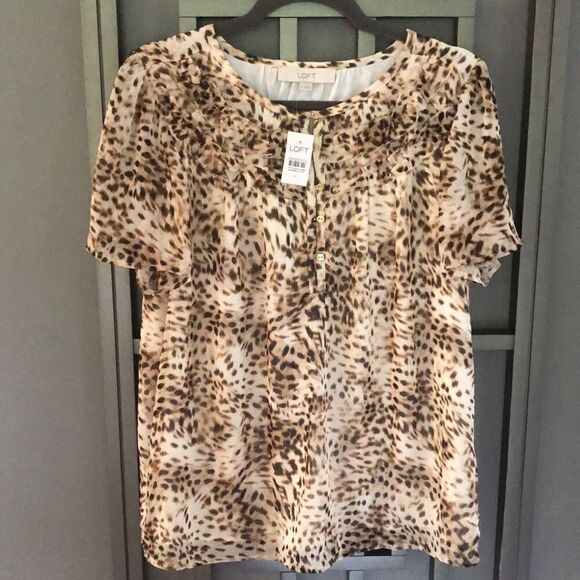 NWT LOFT leopard short sleeve chiffon blouse size M - Picture 1 of 5